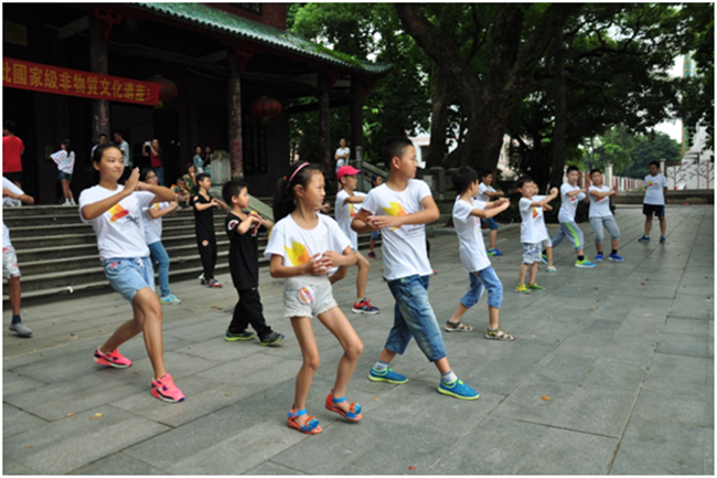 【佛山中；帷俊盎断餐Щ帷2015「中国外洋」内地香港学生夏令营”圆满举行